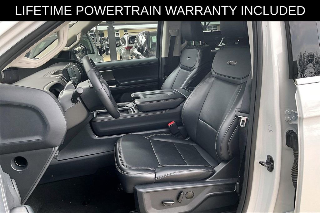 Used 2025 Ford Expedition Platinum image 28