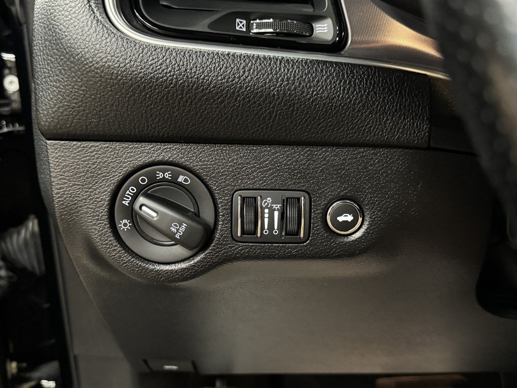 Used 2021 Dodge Challenger R/T RWD image 27