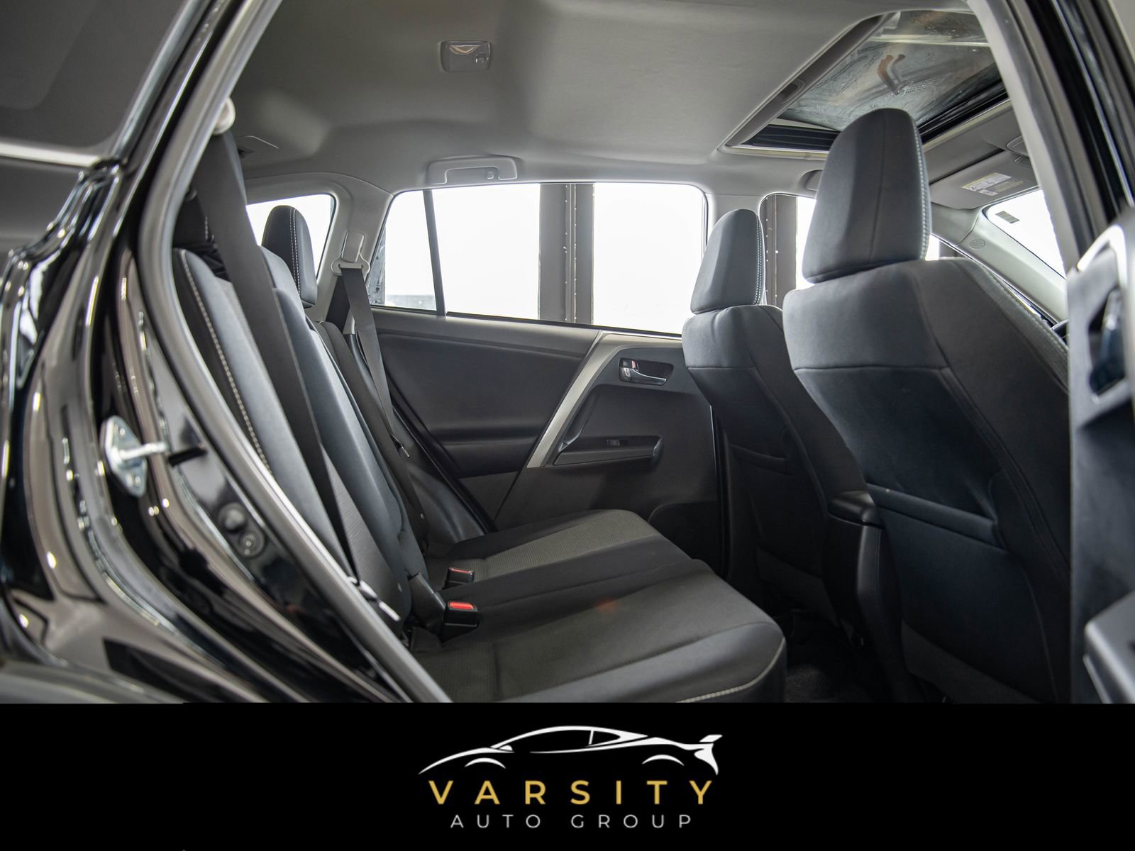 Used 2018 Toyota RAV4 XLE w/ Plus Extra Value Package image 16