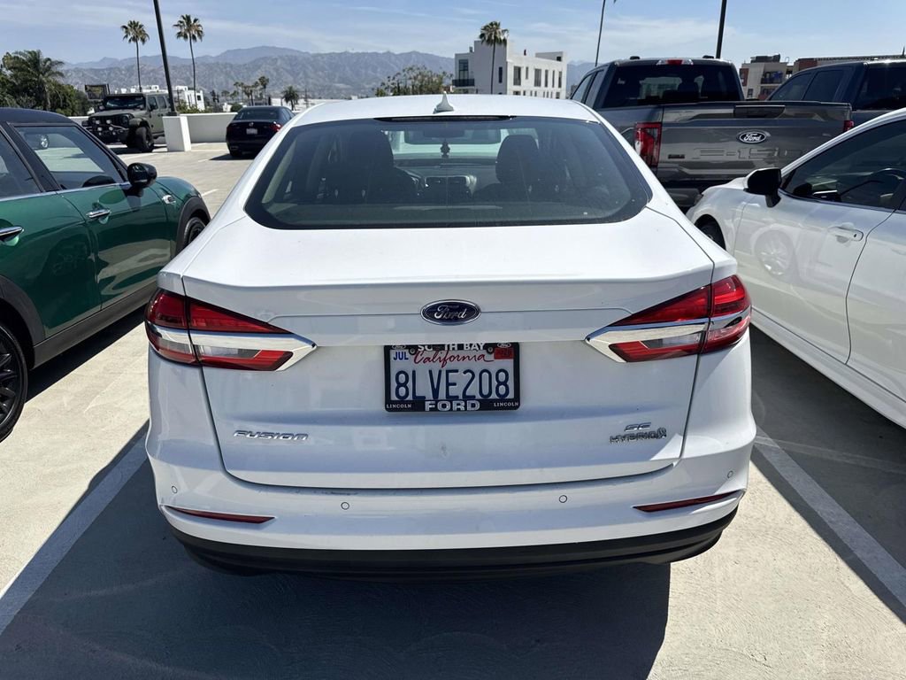 Used 2019 Ford Fusion SE FWD image 11