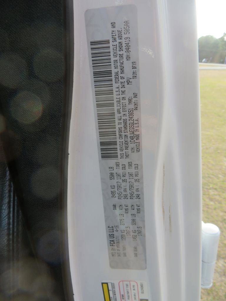 Used 2016 Jeep Wrangler Unlimited Sahara image 24