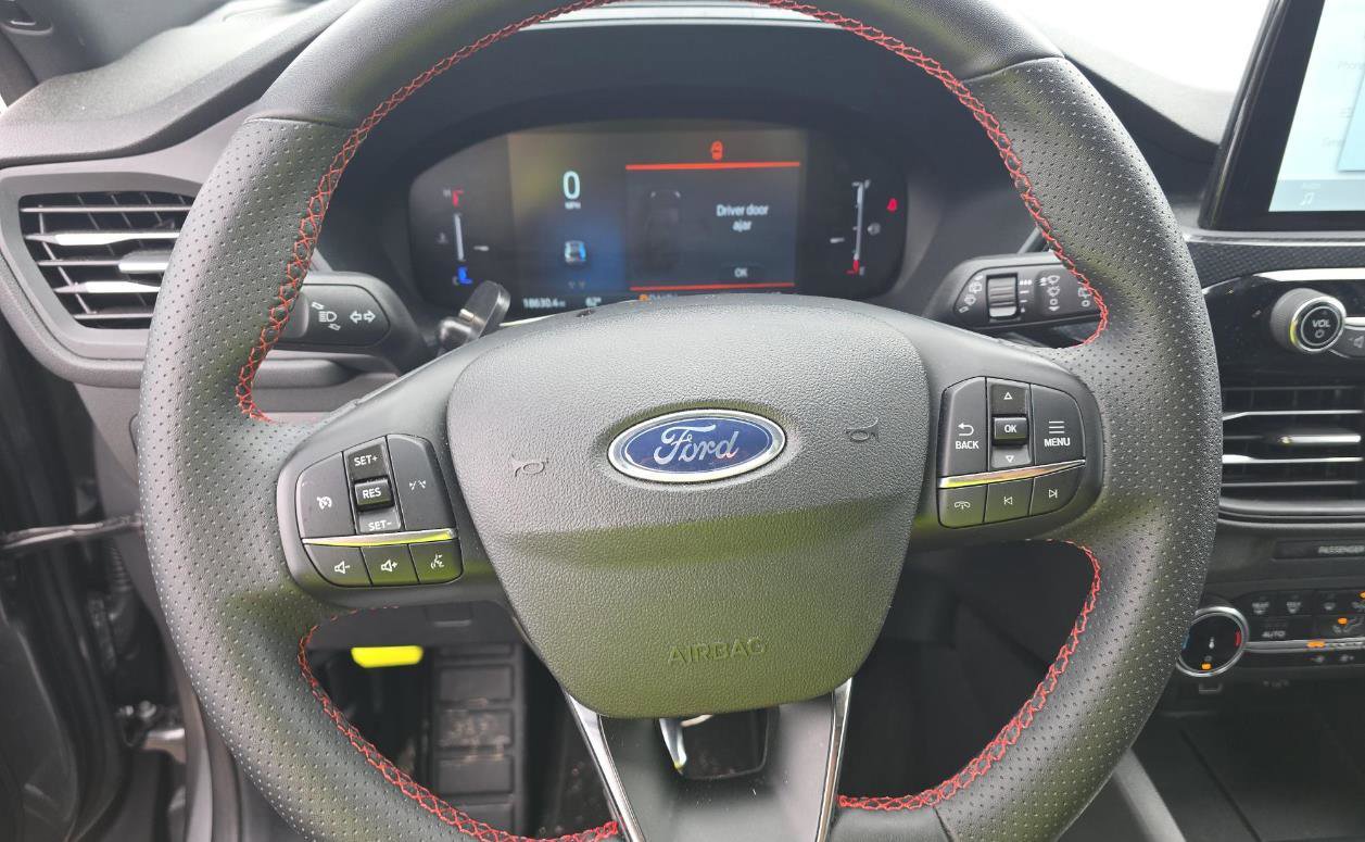 Used 2025 Ford Escape ST-Line AWD/4WD image 7