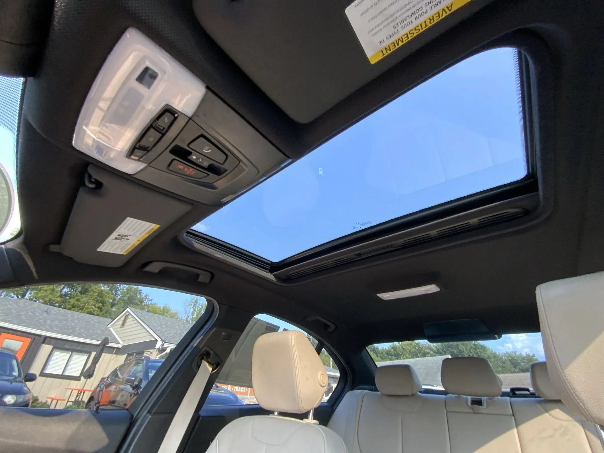 Used 2017 BMW 330i Sedan RWD image 16