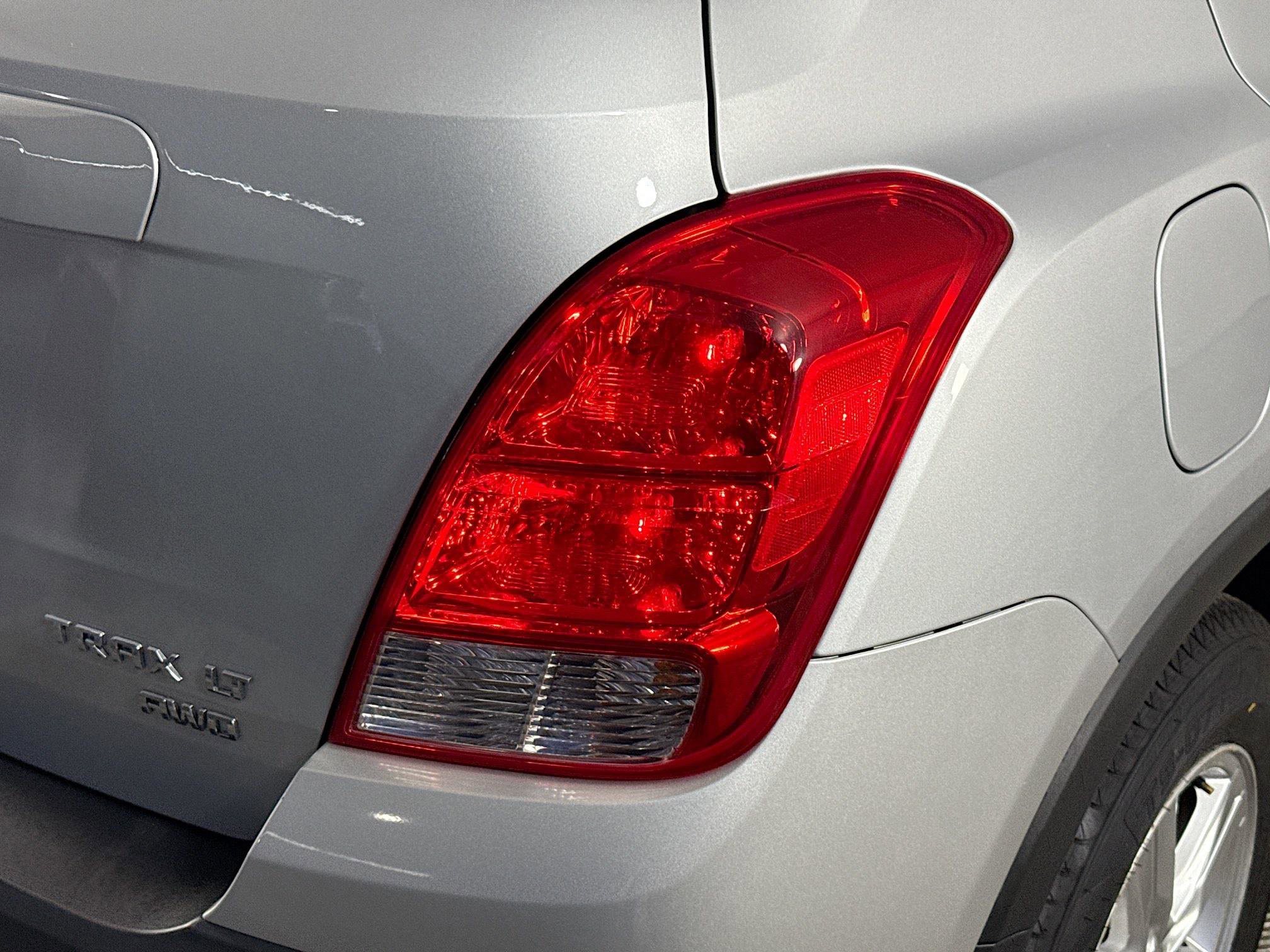 Used 2016 Chevrolet Trax LT w/ LT Sun and Sound Package image 33