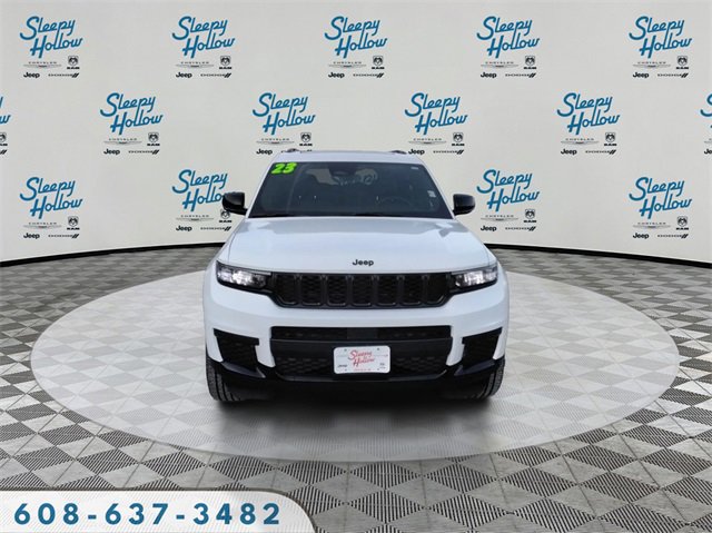 Used 2023 Jeep Grand Cherokee L Laredo image 2