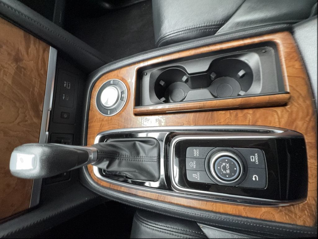 Used 2024 Nissan Armada SL w/ Captain's Chairs Package RWD image 51