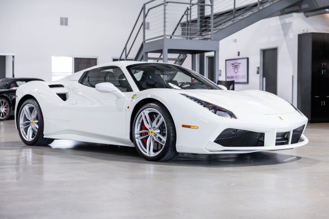 Used 2018 Ferrari 488 Spider RWD image 8