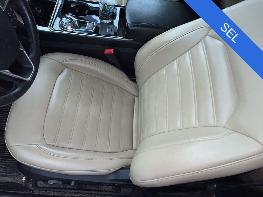 Used 2019 Ford Edge SEL w/ Equipment Group 201A AWD/4WD image 10
