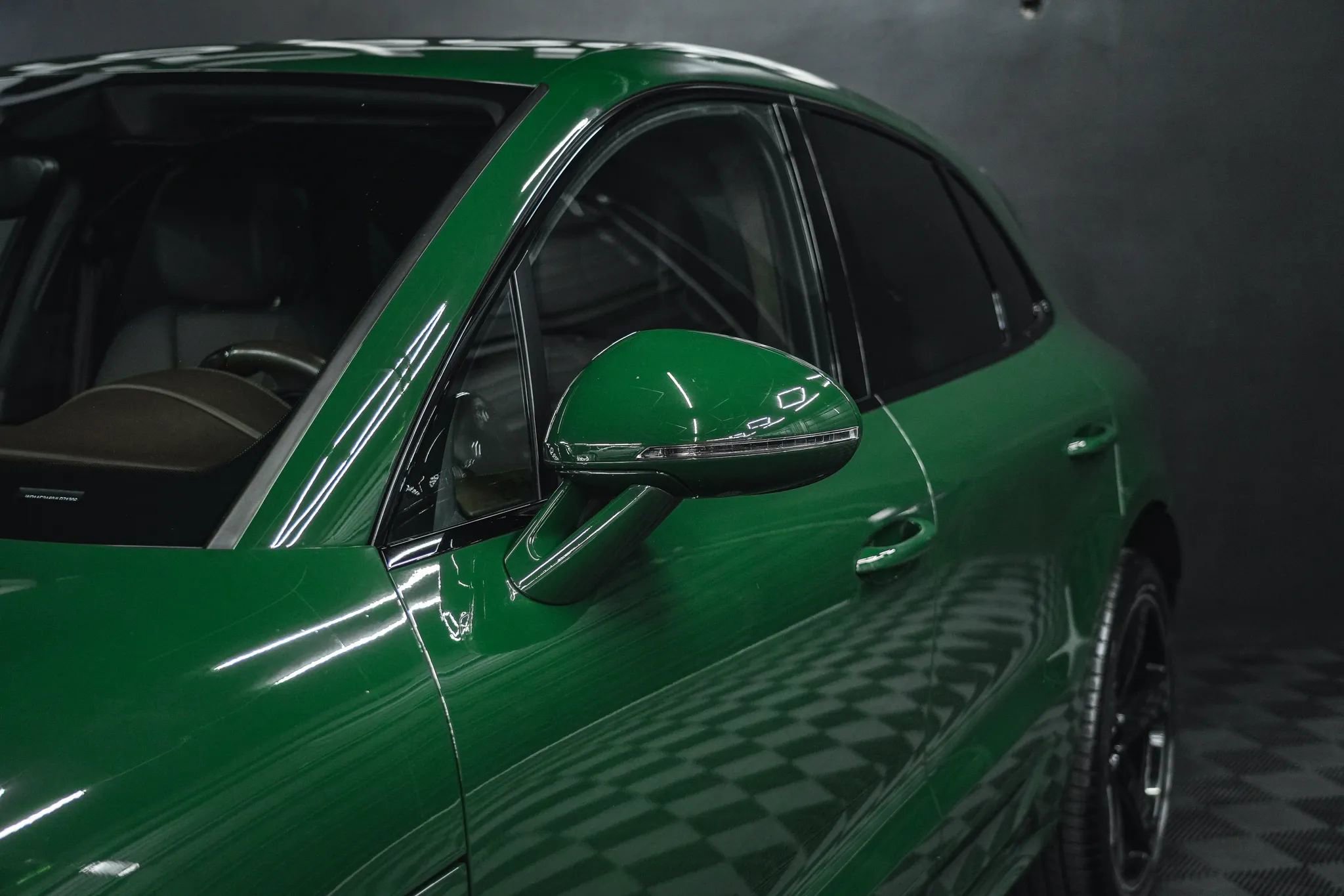 Used 2018 Porsche Macan Turbo AWD/4WD image 5