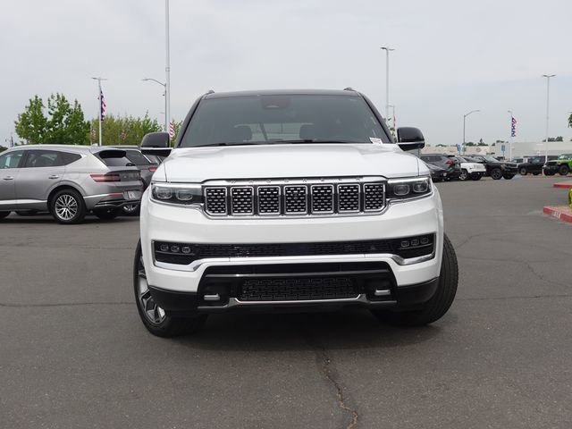 Used 2023 Jeep Grand Wagoneer Series III w/ HD Trailer Tow Package AWD/4WD image 3