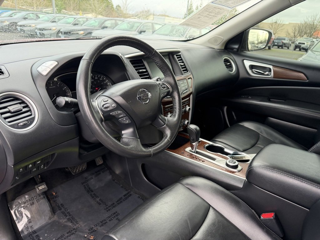 Used 2019 Nissan Pathfinder Platinum image 17