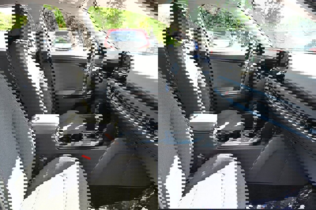 Used 2025 Kia K4 LXS image 16