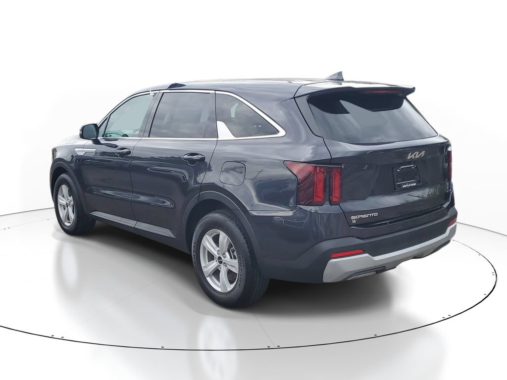Certified 2025 Kia Sorento LX FWD image 4