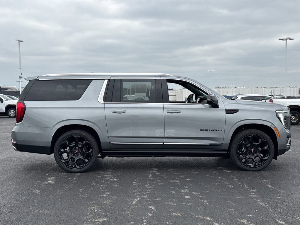 New 2026 GMC Yukon XL Denali Ultimate AWD/4WD image 10