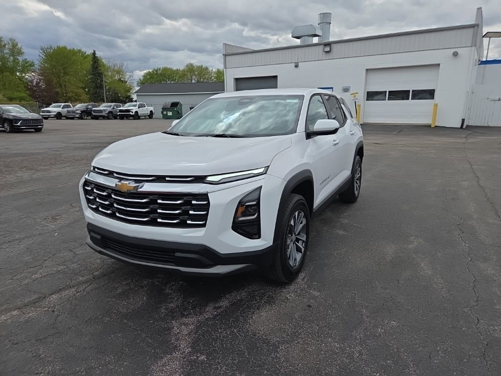 New 2026 Chevrolet Equinox LT FWD image 3