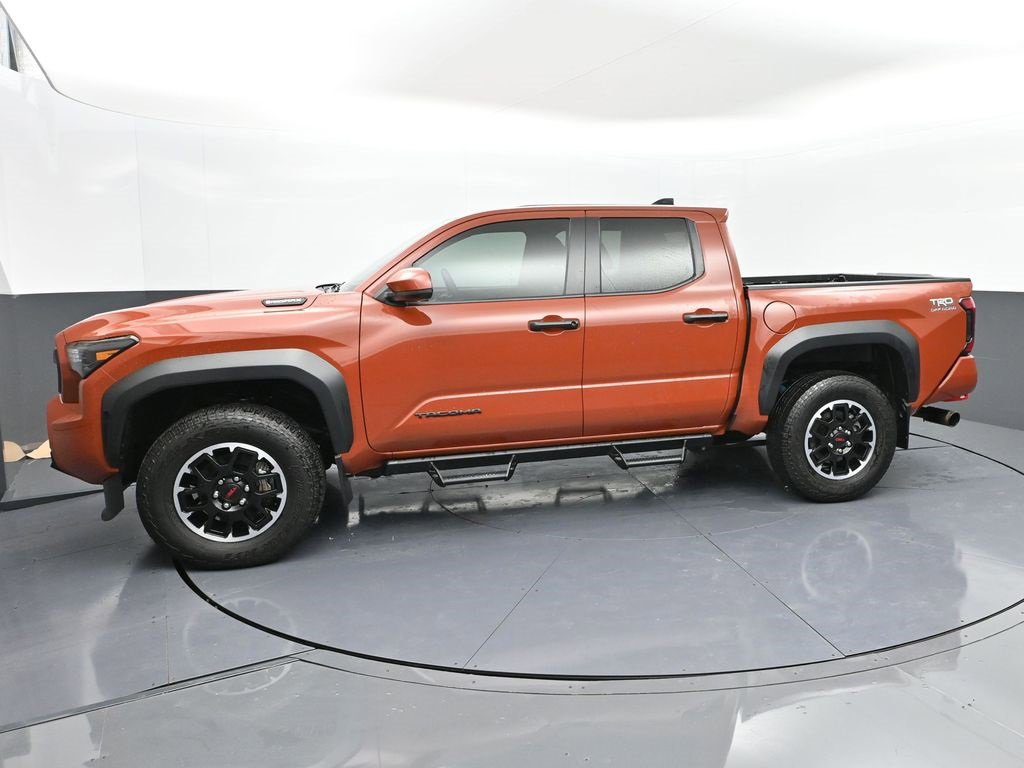 Certified 2025 Toyota Tacoma TRD Off-Road image 30