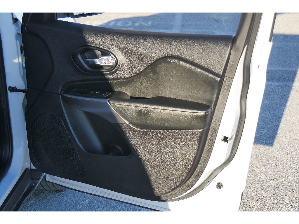 Used 2021 Jeep Cherokee Limited image 16