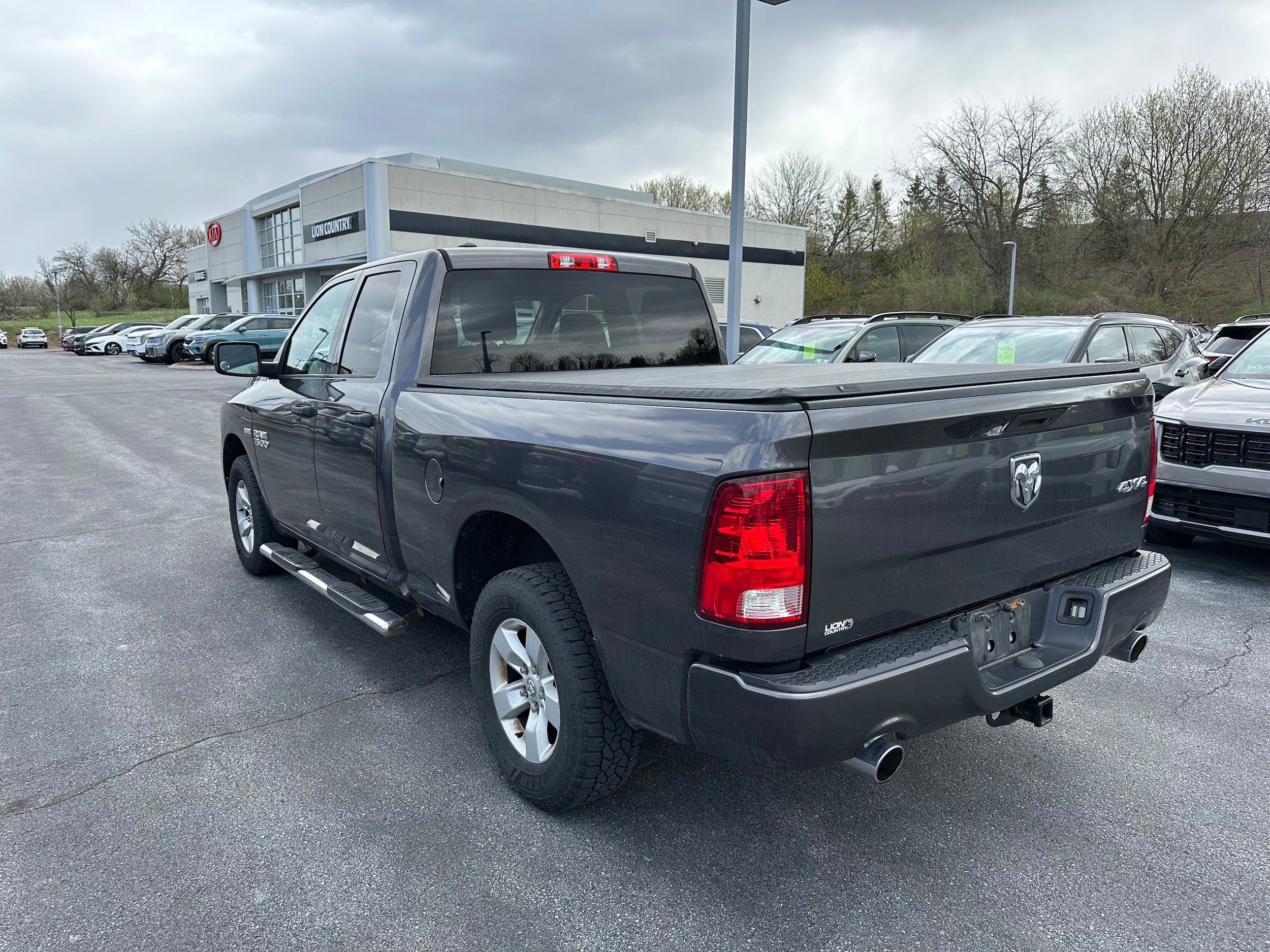 Used 2017 RAM 1500 Express image 7