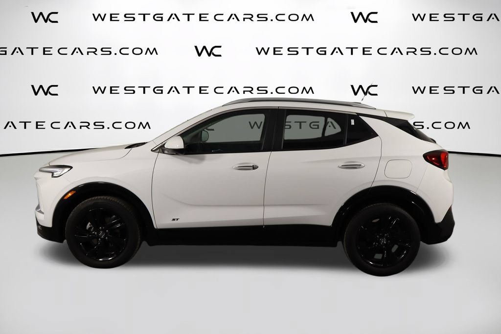 Used 2025 Buick Encore GX Sport Touring w/ Advanced Technology Package FWD image 5