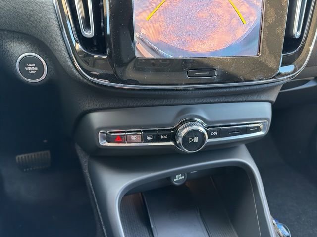 New 2026 Volvo XC40 B5 Core w/ Protection Package Premier image 23