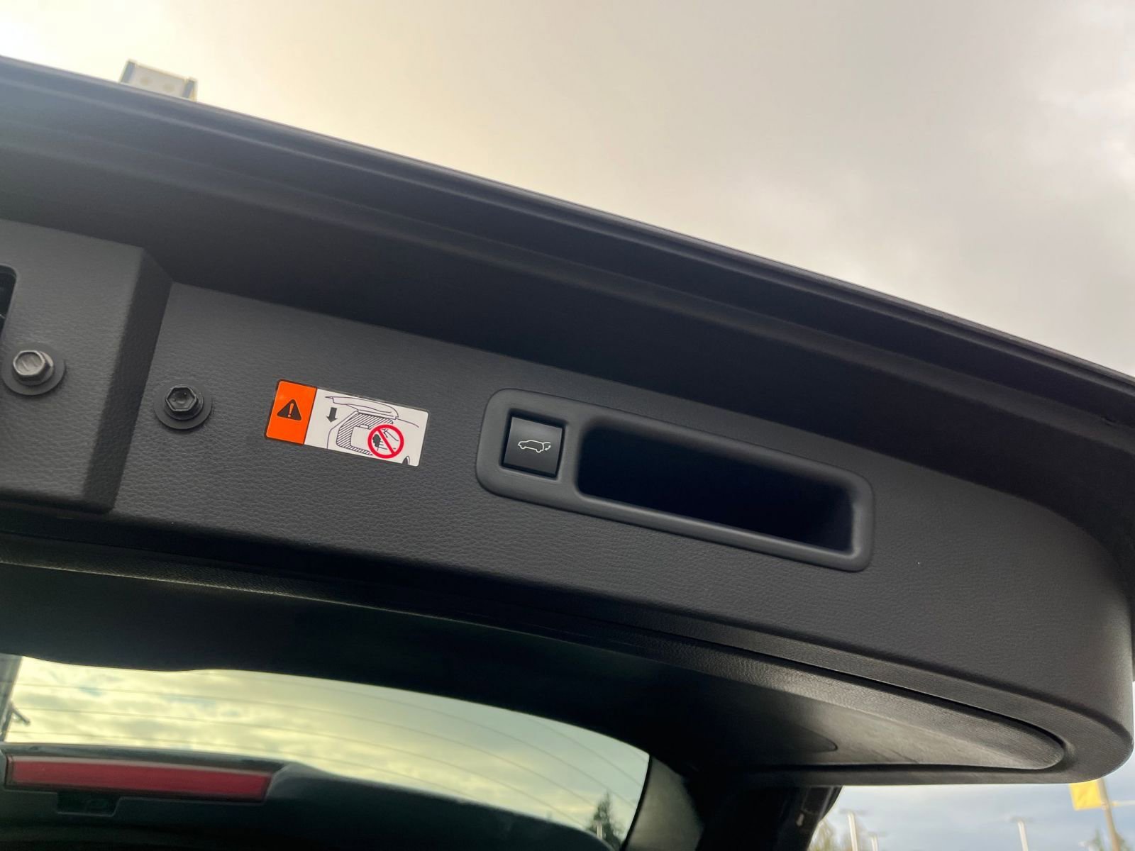 Used 2025 Toyota Highlander LE image 23