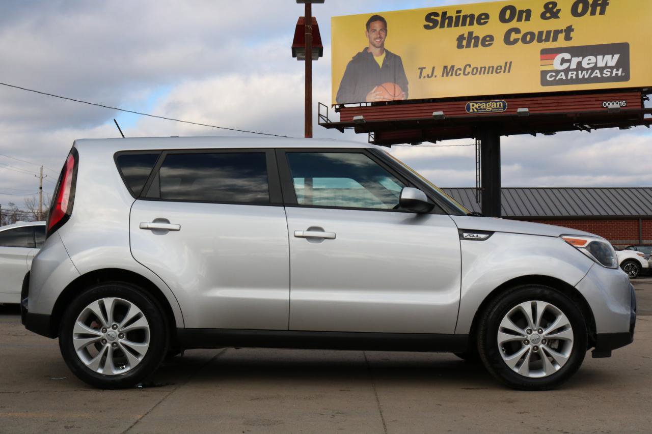 Used 2016 Kia Soul + FWD image 9