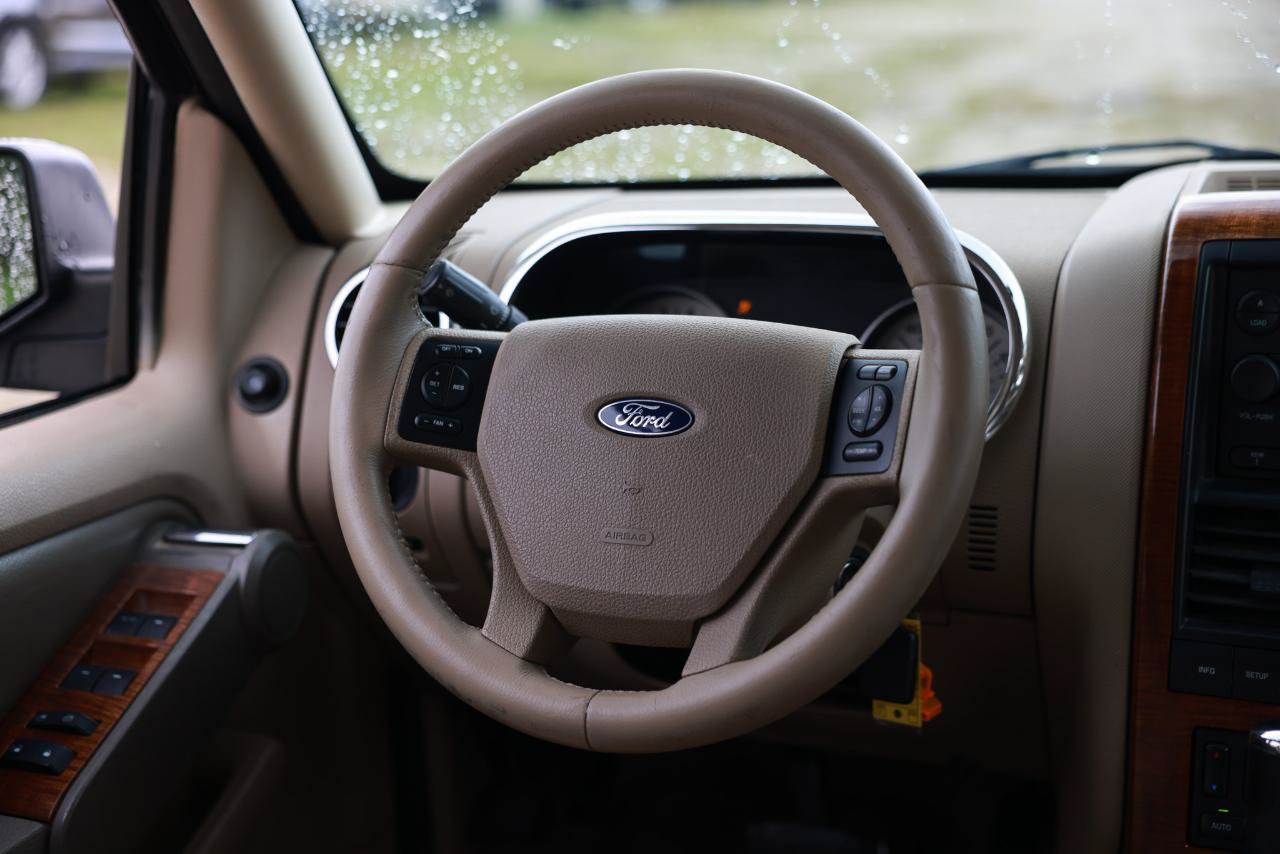 Used 2007 Ford Explorer Eddie Bauer RWD image 27
