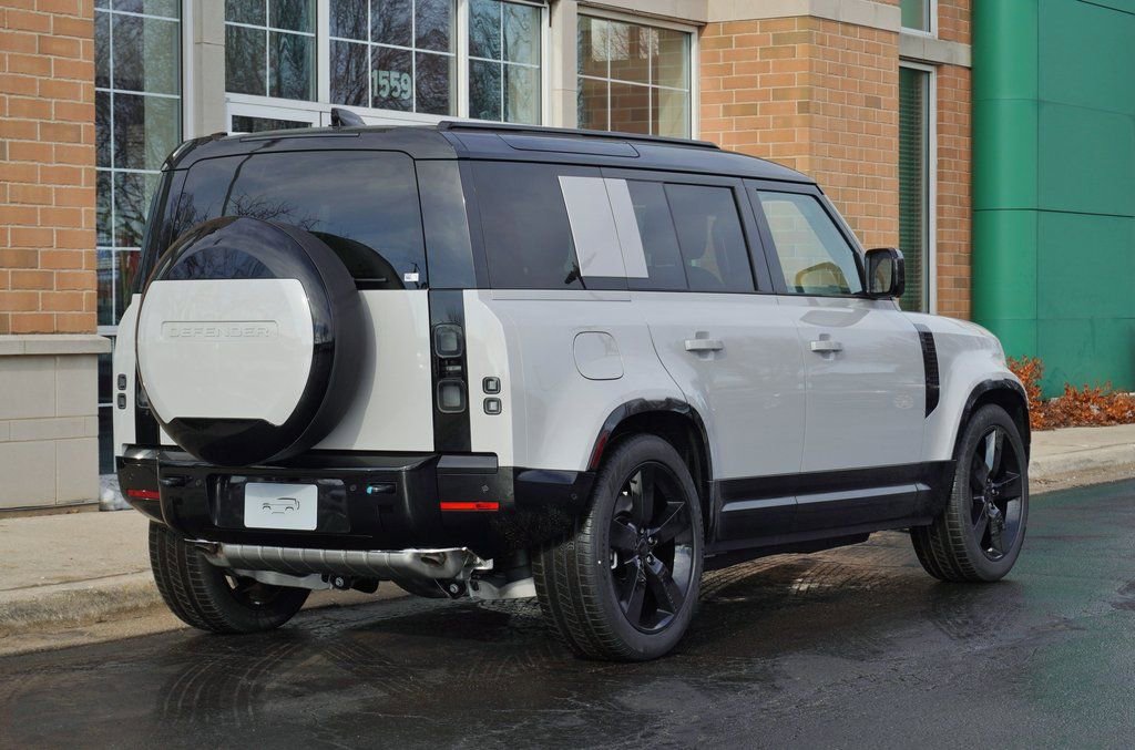 Used 2026 Land Rover Defender 110 X-Dynamic SE AWD/4WD image 6