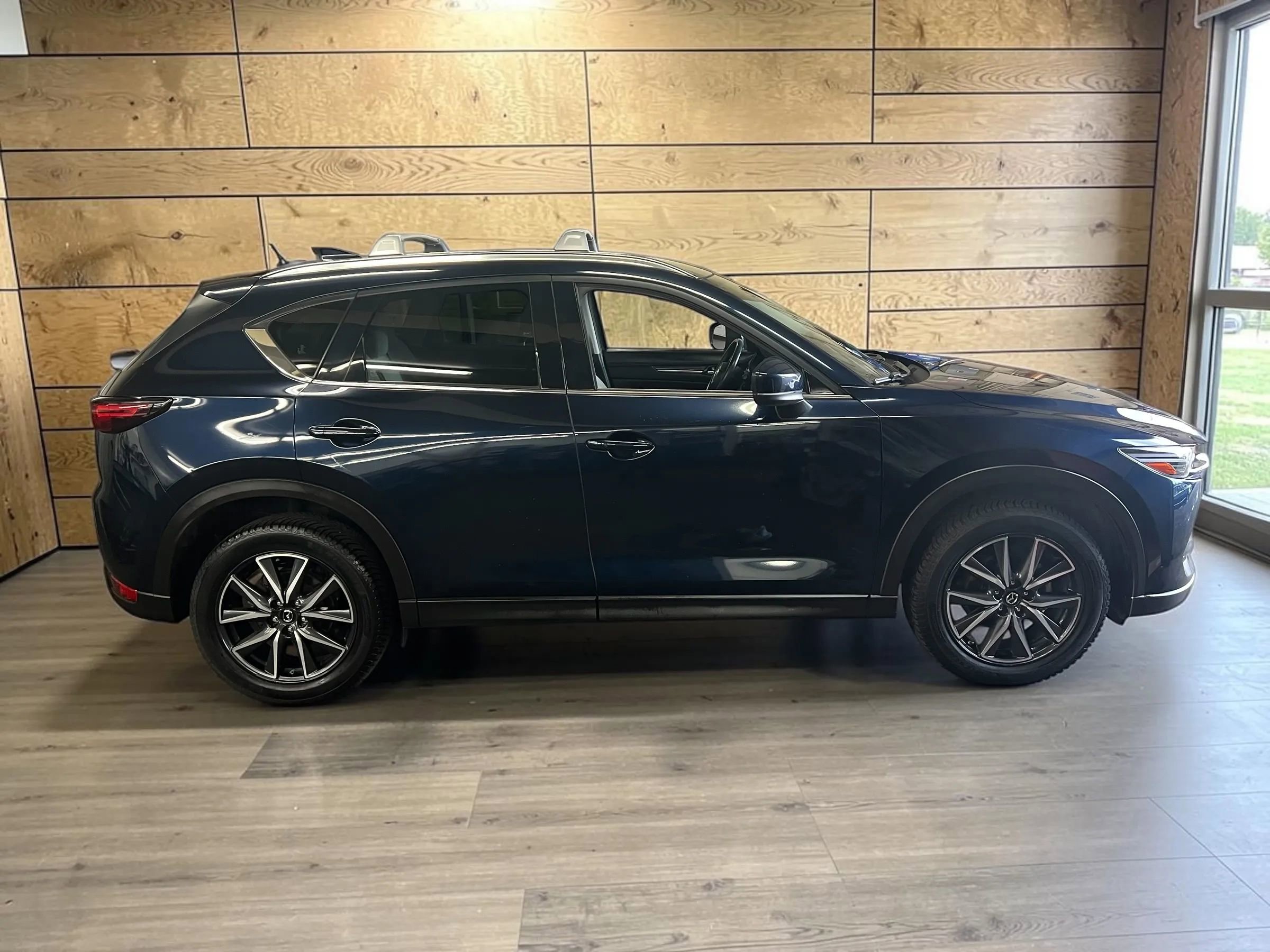 Used 2017 MAZDA CX-5 Grand Touring w/ Premium Package AWD/4WD image 8