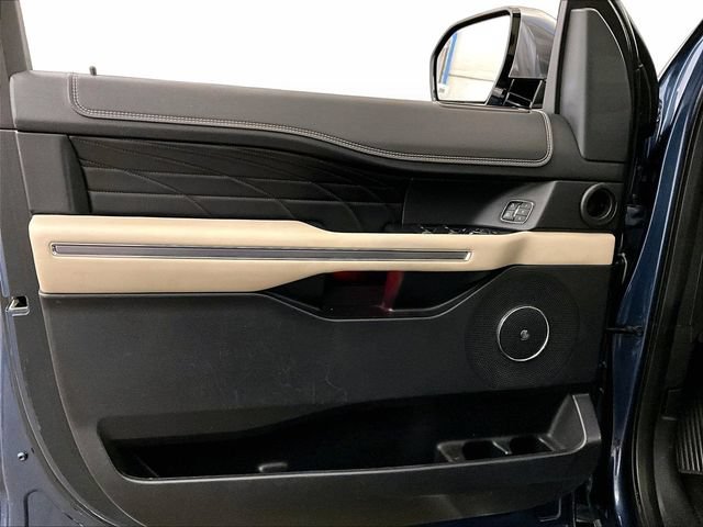 Used 2019 Ford Expedition Max Platinum AWD/4WD image 23