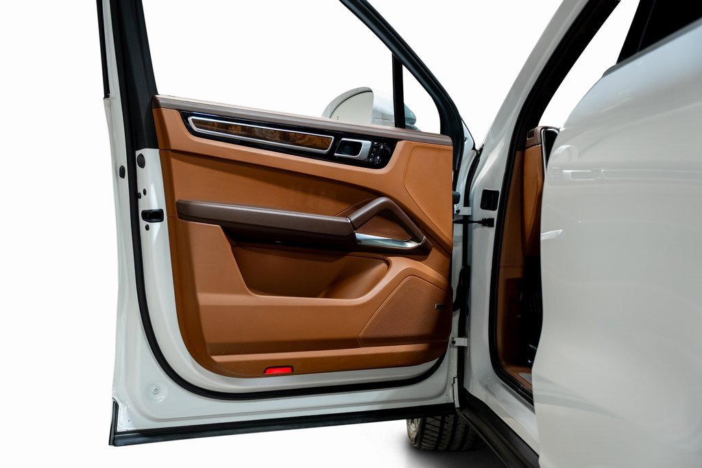 Used 2021 Porsche Cayenne Turbo image 53