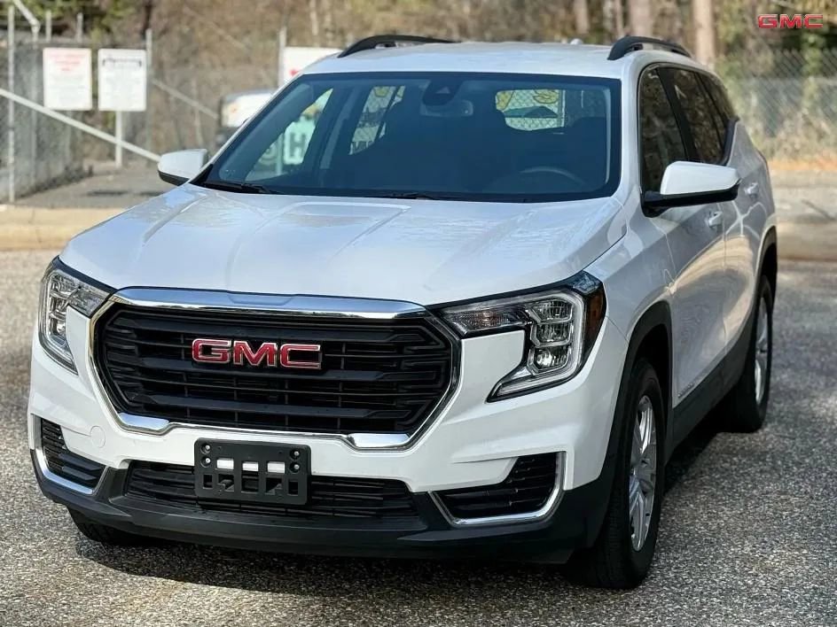 Used 2023 GMC Terrain SLE w/ Driver Convenience Package