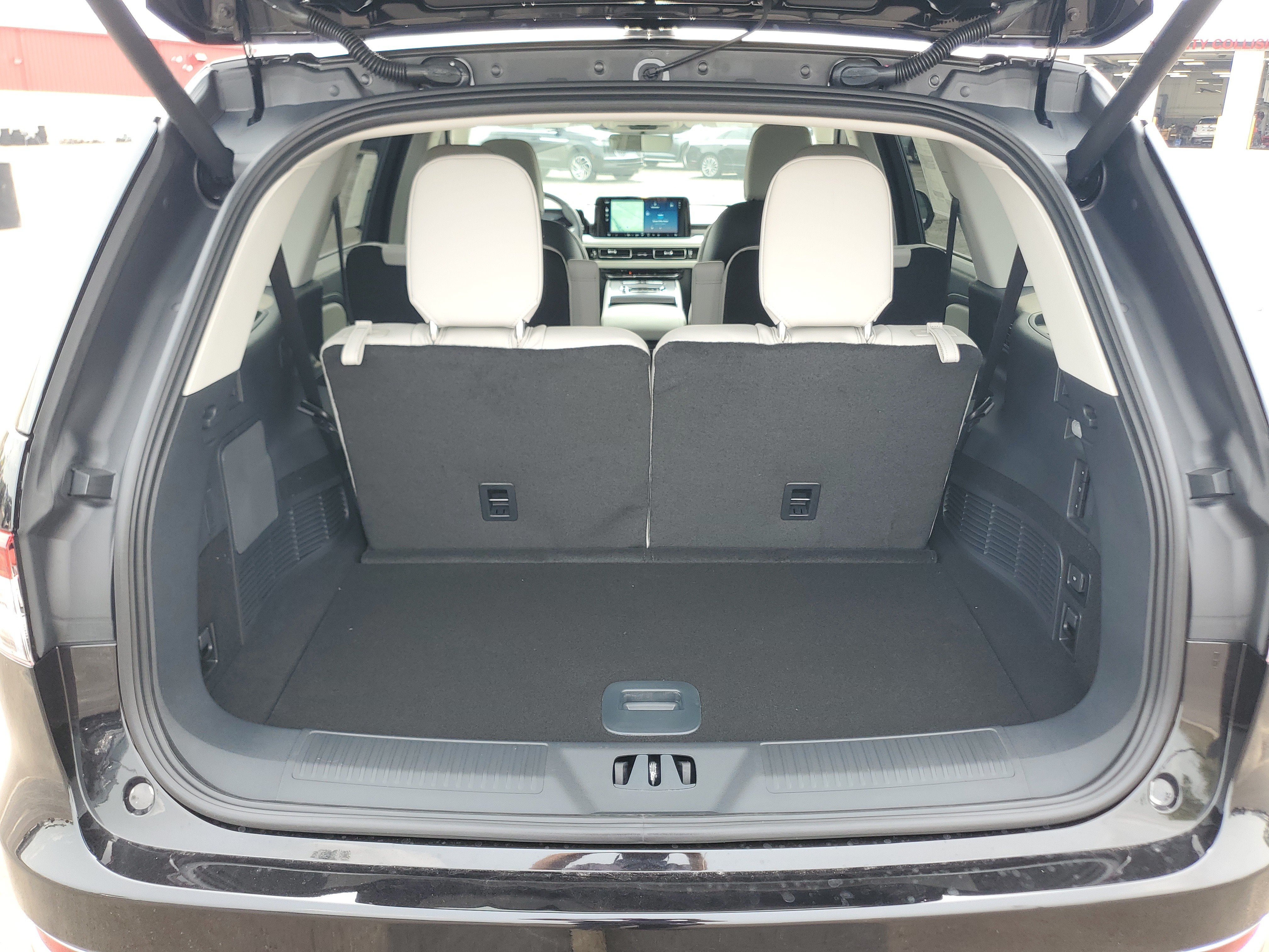 New 2026 Lincoln Aviator AWD image 28