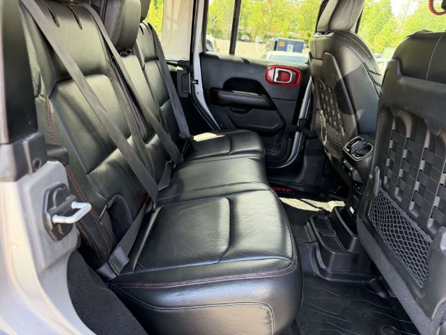 Used 2018 Jeep Wrangler Unlimited Rubicon w/ Dual Top Group AWD/4WD image 12
