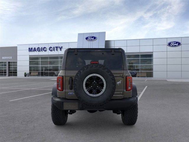 New 2025 Ford Bronco Badlands image 5