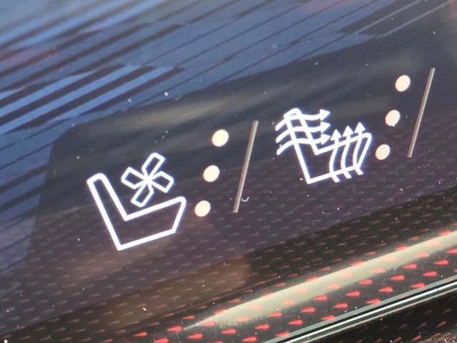 New 2027 Chevrolet Traverse RS w/ LPO, Floor Liner Package AWD/4WD image 6