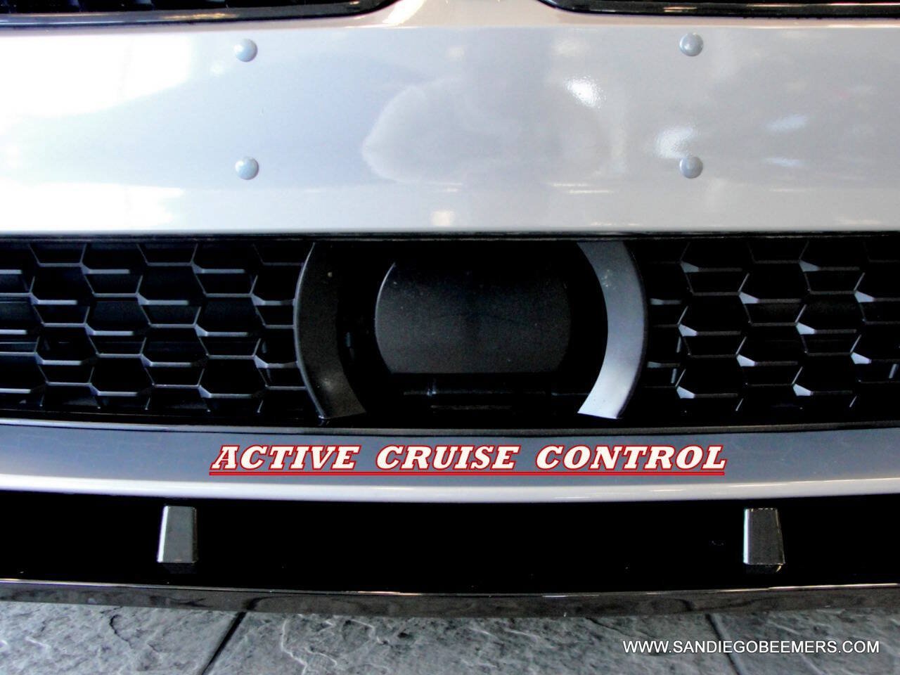 Used 2023 BMW 540i w/ M Sport Package RWD image 3