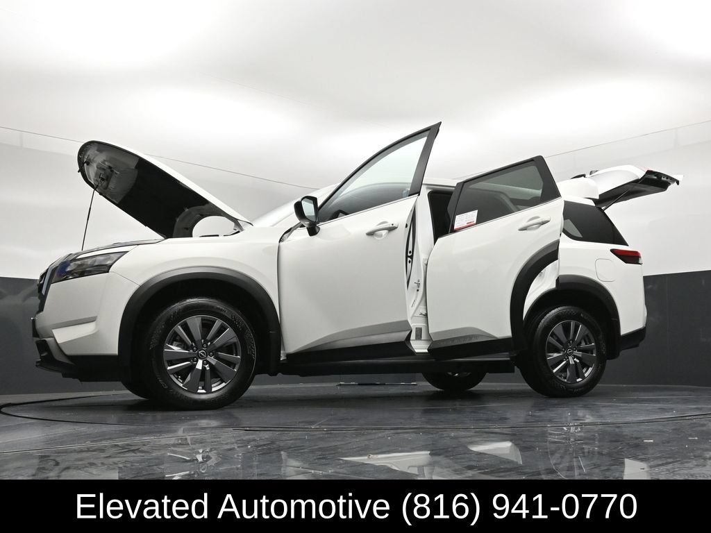 Used 2024 Nissan Pathfinder S AWD/4WD image 36
