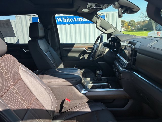 Used 2024 Chevrolet Silverado 1500 High Country w/ High Country Premium Package AWD/4WD image 18