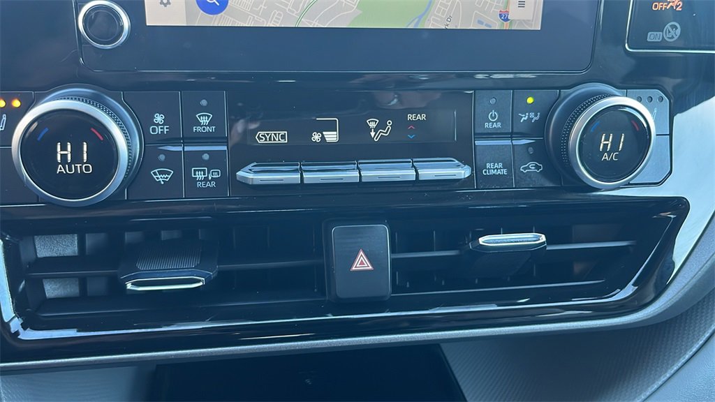 Used 2023 Toyota Highlander XLE image 25