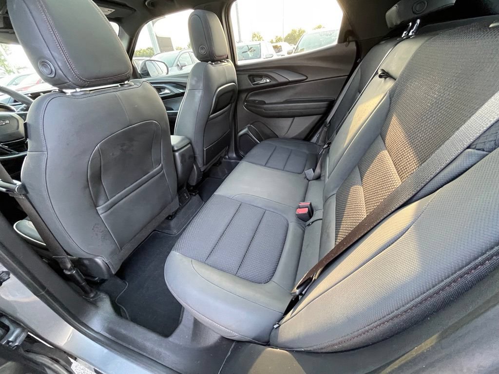 Used 2023 Chevrolet TrailBlazer RS w/ Sun and Liftgate Package FWD image 22
