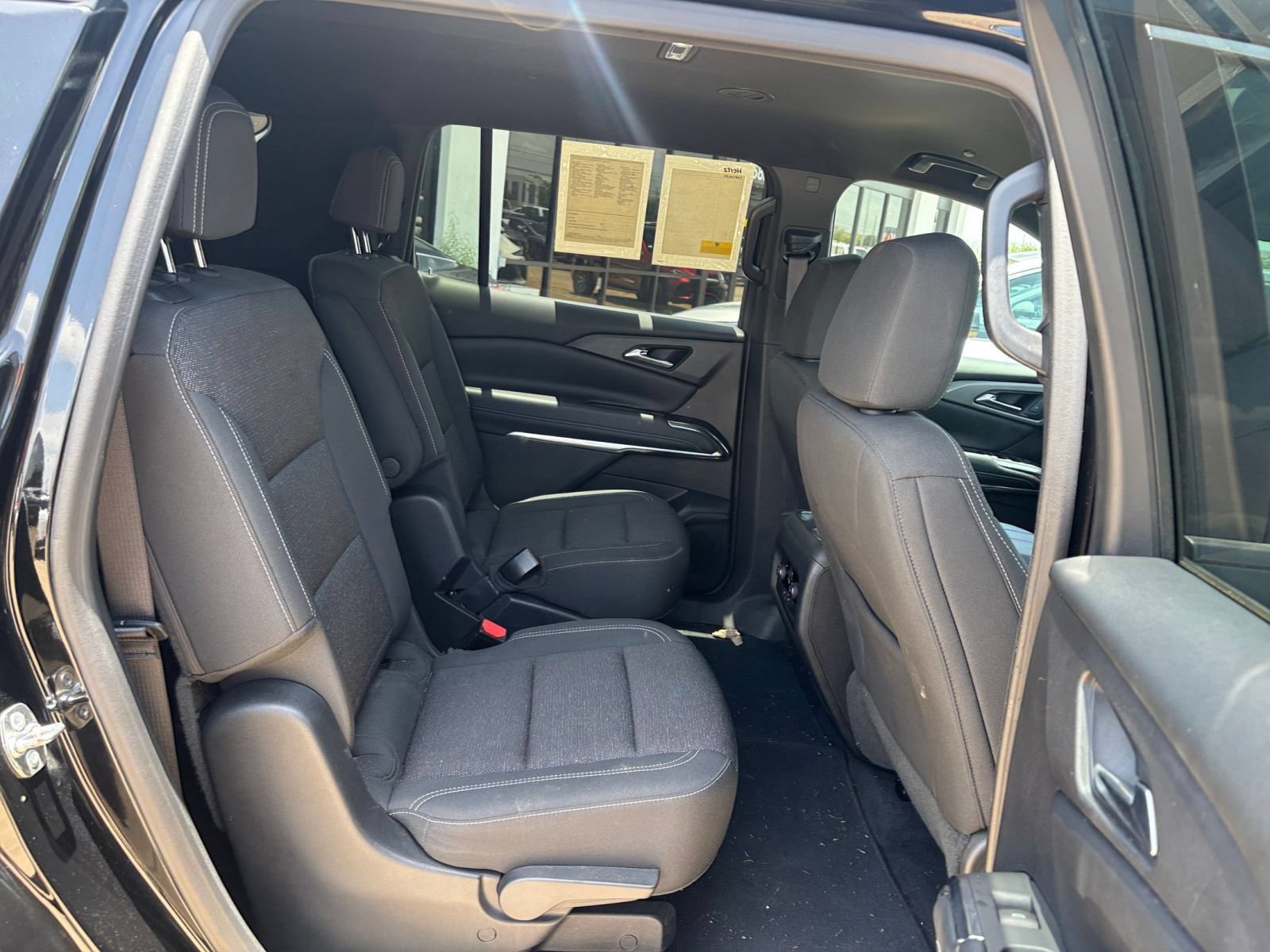 Used 2025 Chevrolet Traverse LT FWD image 29