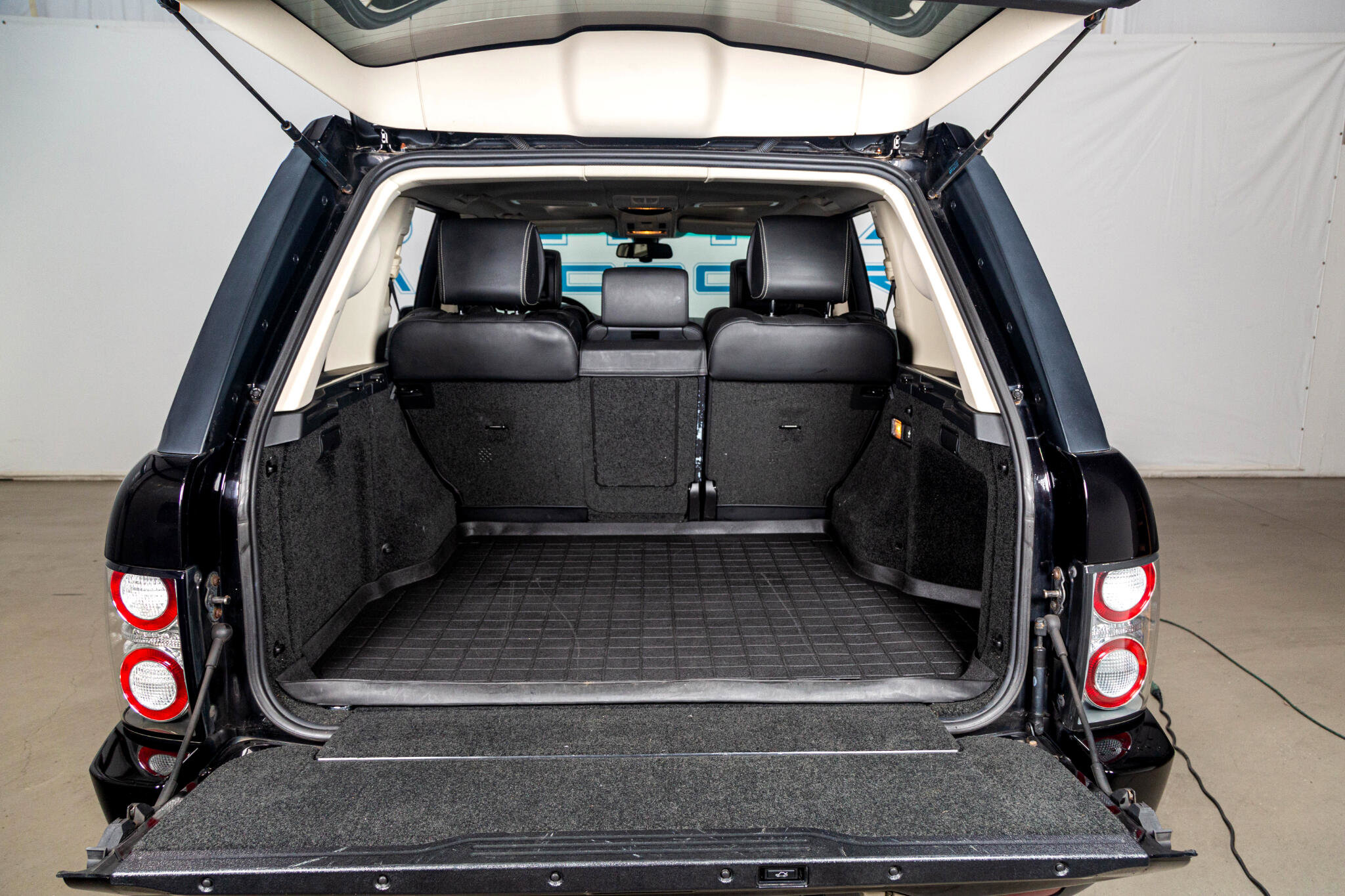 Used 2011 Land Rover Range Rover Autobiography image 22