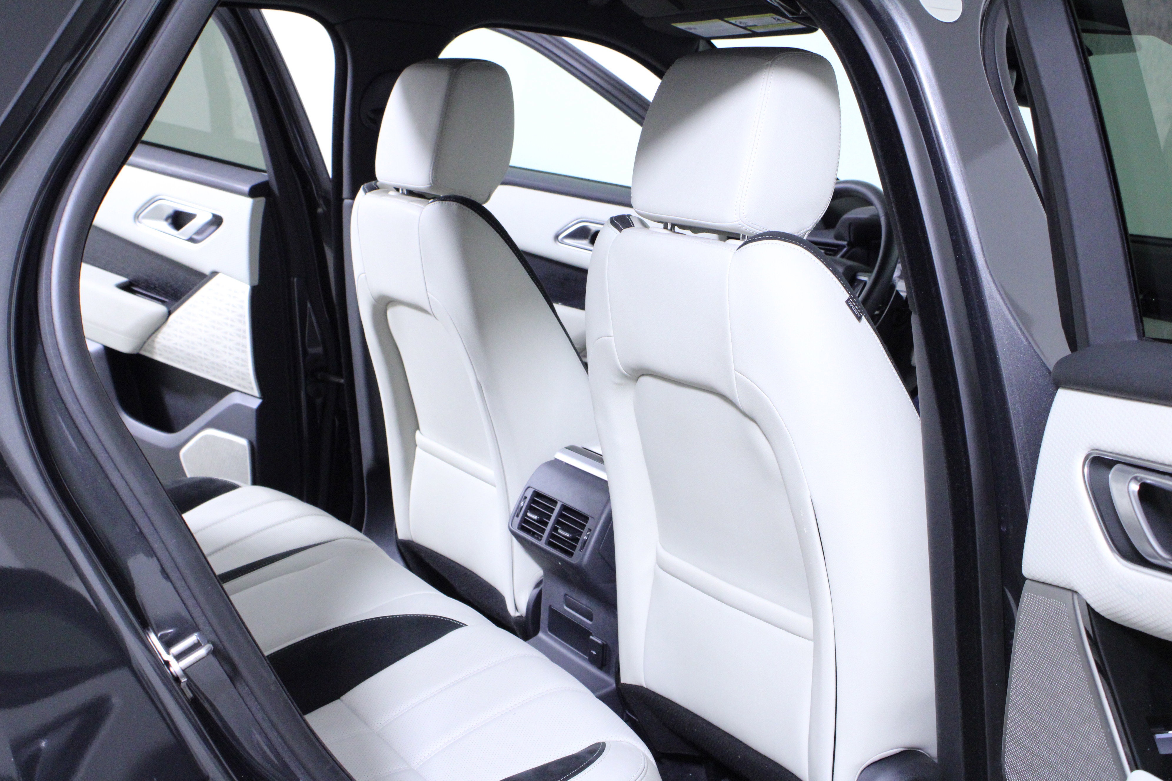 Used 2023 Land Rover Range Rover Velar R-Dynamic S AWD/4WD image 13