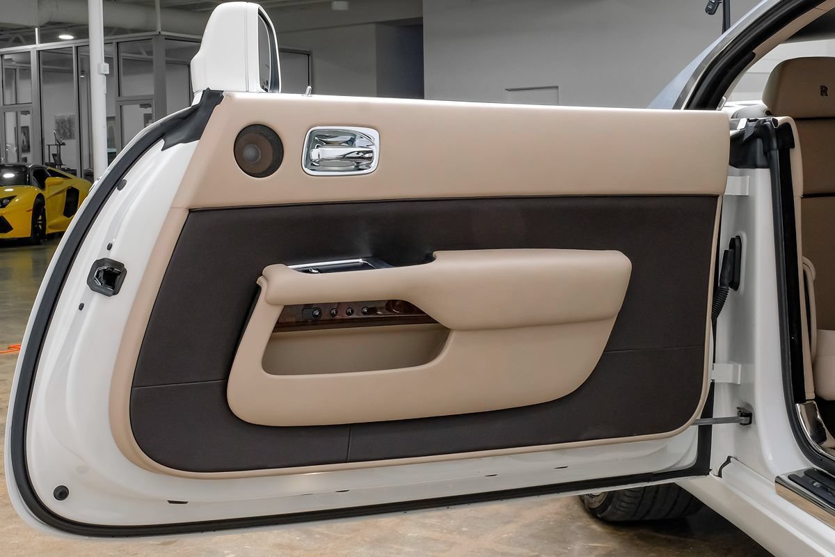 Used 2016 Rolls-Royce Wraith RWD image 30