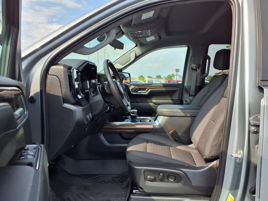 Used 2023 Chevrolet Silverado 1500 LT Trail Boss w/ Convenience Package II AWD/4WD image 22
