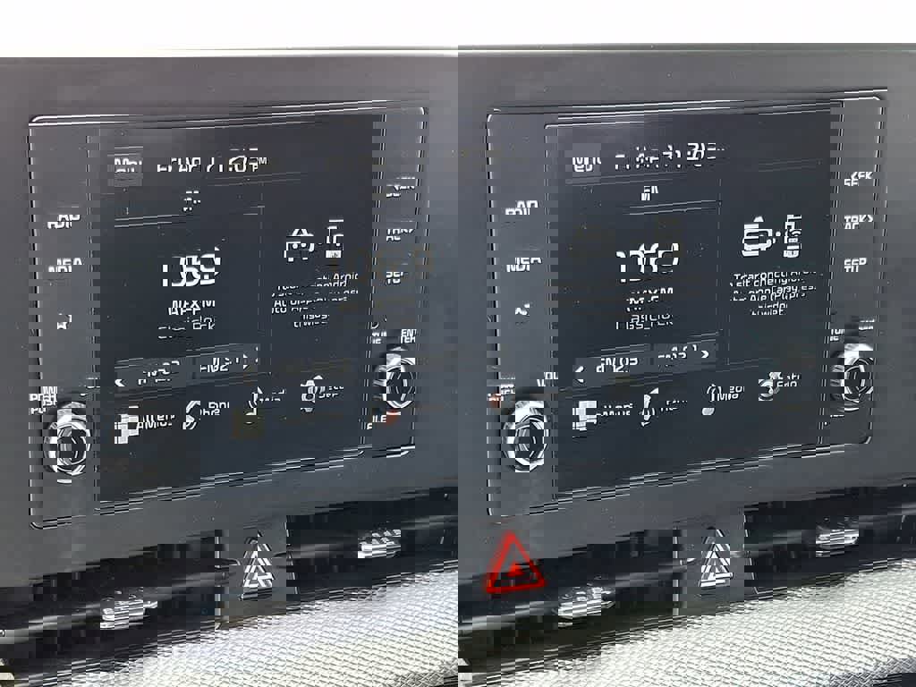 Used 2025 Kia Sportage LX image 16