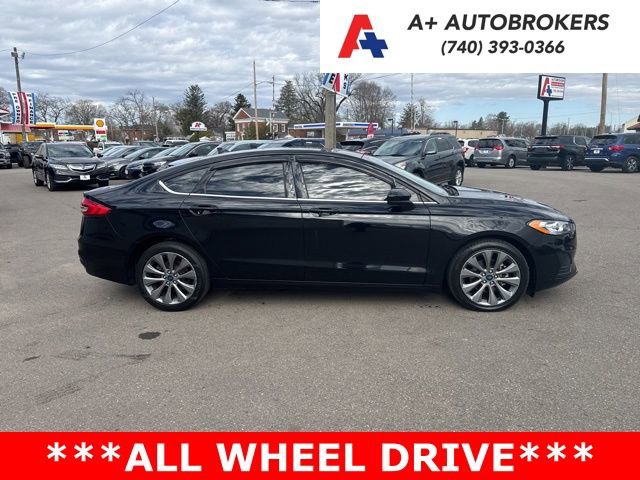 Used 2020 Ford Fusion SE image 2