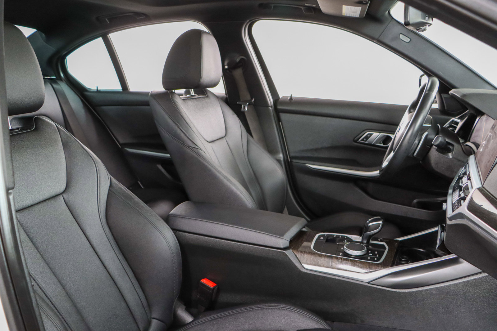 Used 2021 BMW 330i xDrive Sedan w/ Premium Package image 27