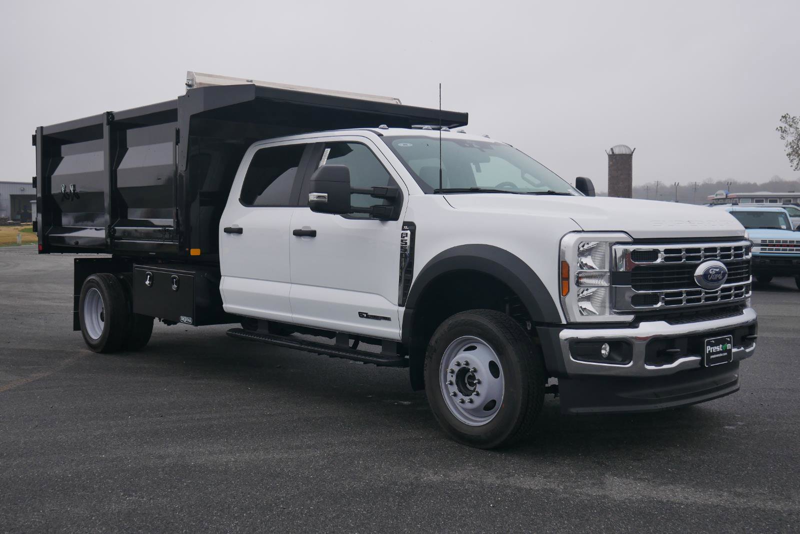 New 2026 Ford F550 4x4 Crew Cab image 4